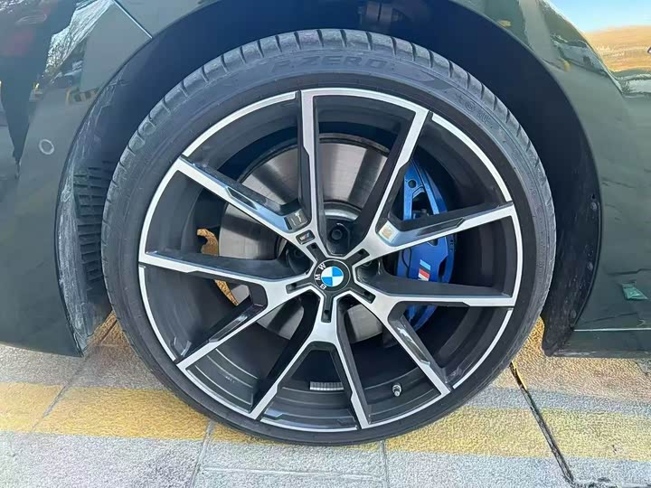 Фото 4 - BMW 8 Series