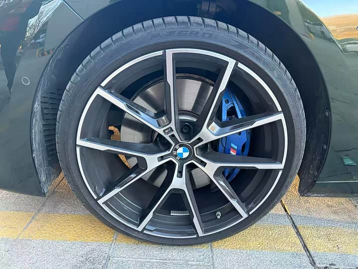 Фото 6 - BMW 8 Series