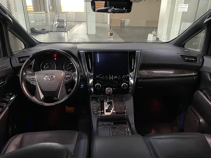 Фото 7 - Toyota Vellfire