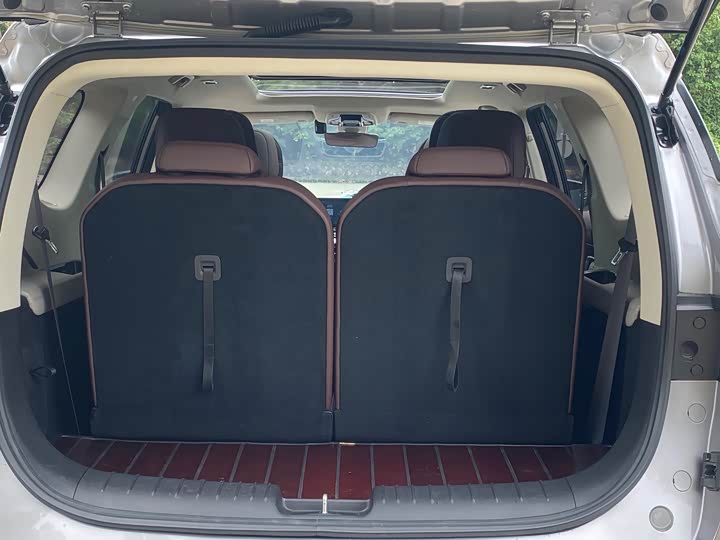 Фото 11 - Geely Jiaji Hybrid