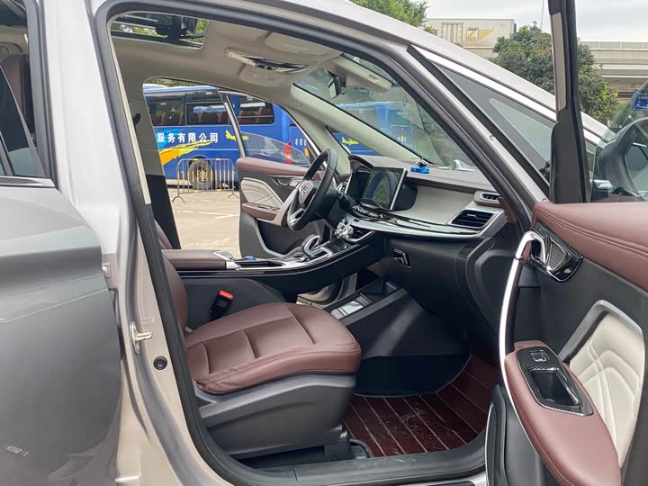 Фото 14 - Geely Jiaji Hybrid