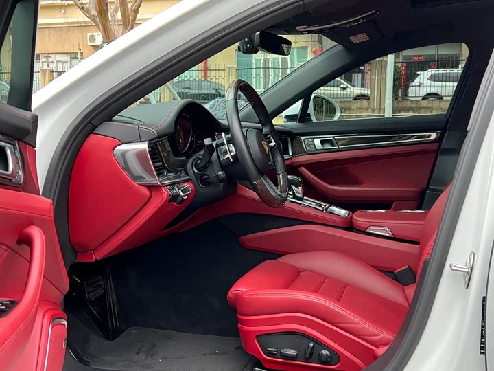 Фото 11 - Porsche Panamera