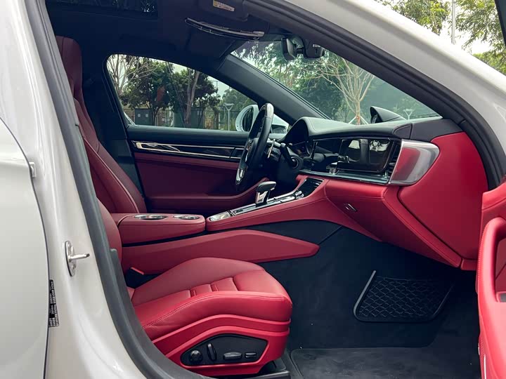 Фото 13 - Porsche Panamera