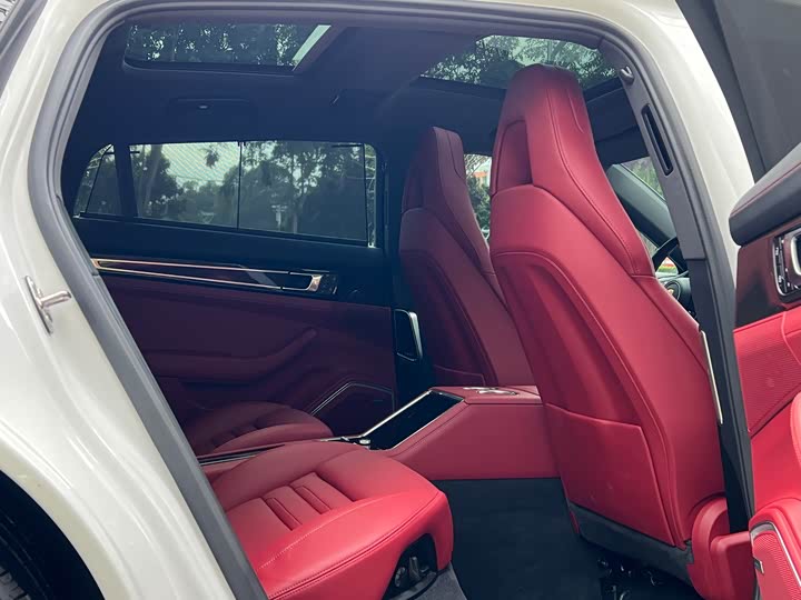 Фото 14 - Porsche Panamera