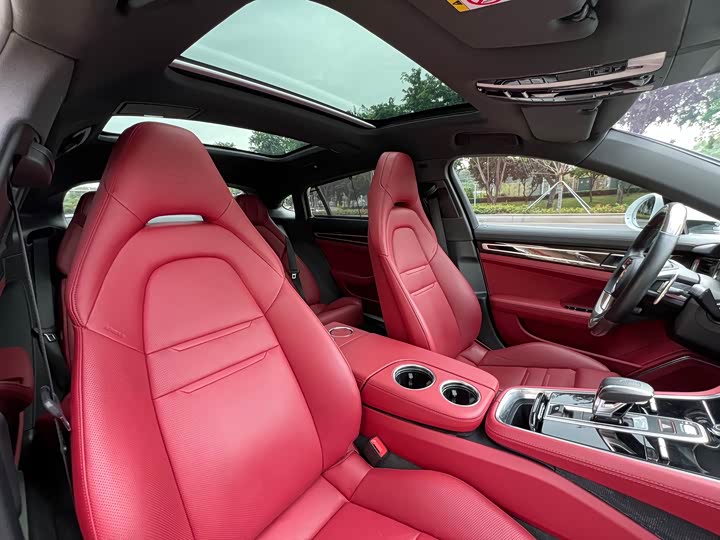 Фото 15 - Porsche Panamera