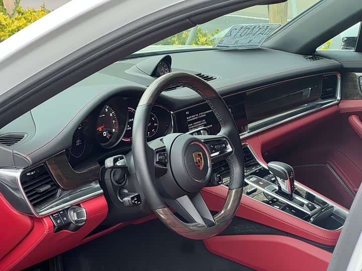 Фото 16 - Porsche Panamera