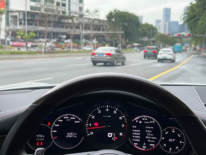 Фото 23 - Porsche Panamera