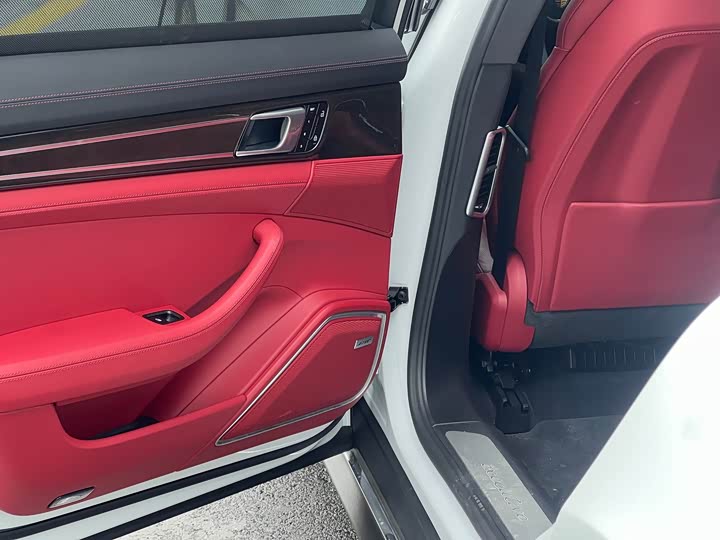 Фото 24 - Porsche Panamera