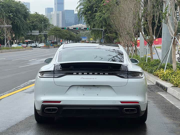 Фото 5 - Porsche Panamera