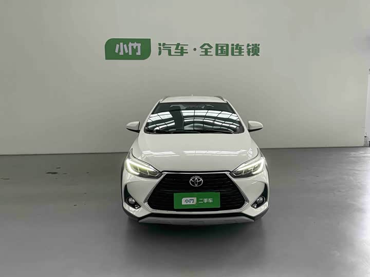 Фото 2 - Toyota Yaris L Hatchback