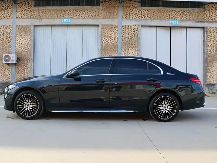 Фото 13 - Mercedes-Benz C-Class