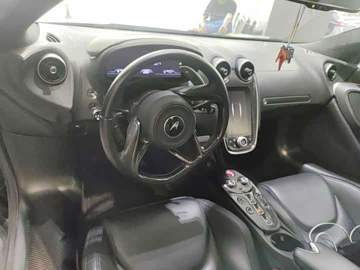 Фото 5 - McLaren GT