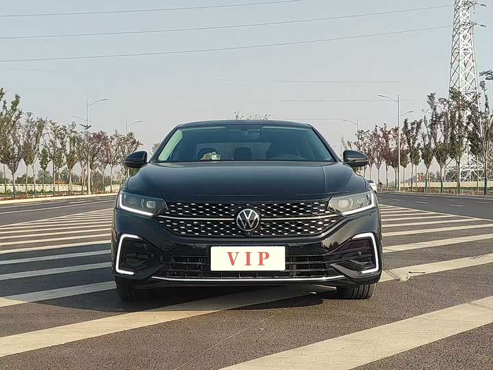 Фото 2 - Volkswagen Passat