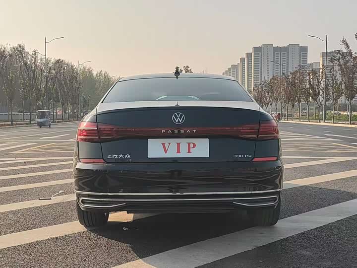 Фото 8 - Volkswagen Passat