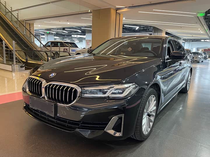 Фото 1 - BMW 5 Series