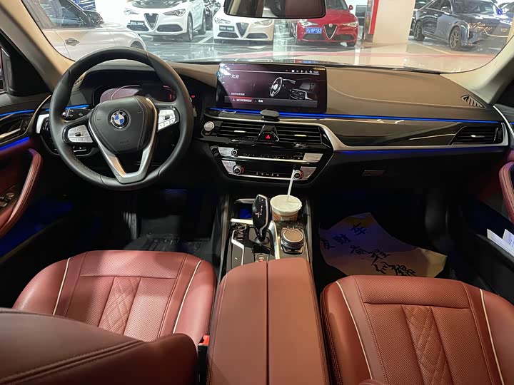 Фото 13 - BMW 5 Series