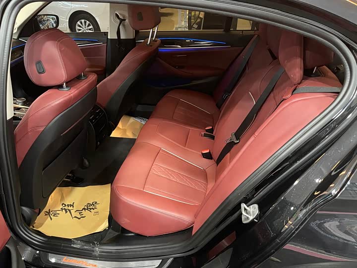 Фото 14 - BMW 5 Series