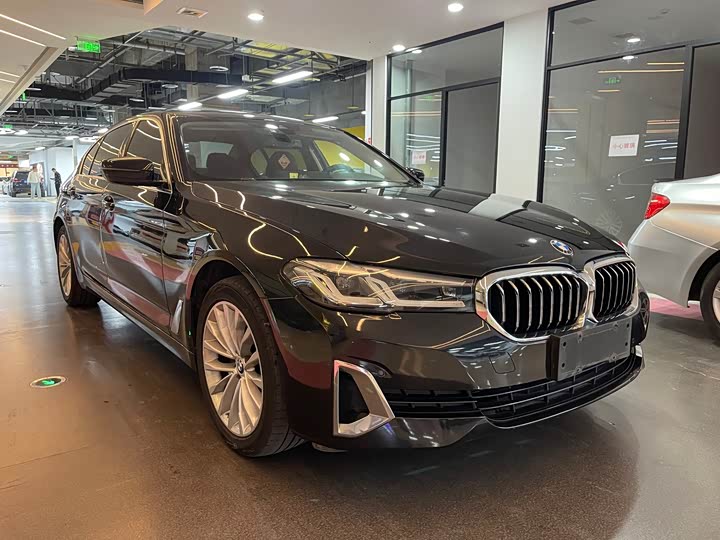 Фото 3 - BMW 5 Series