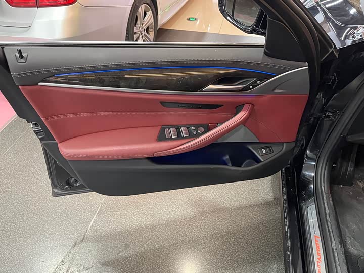 Фото 6 - BMW 5 Series