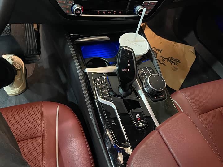 Фото 9 - BMW 5 Series