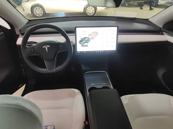 Фото 10 - Tesla Model Y