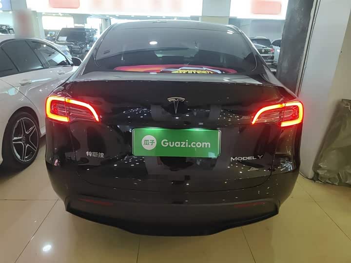 Фото 6 - Tesla Model Y