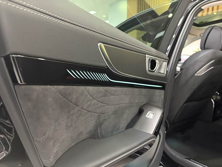 Фото 9 - Hongqi H9