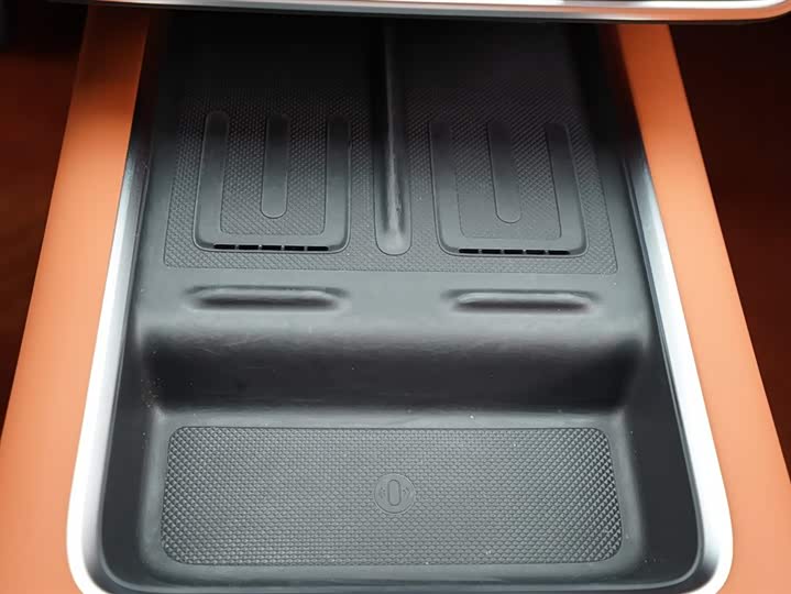 Фото 10 - LiXiang L6