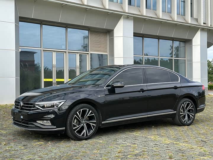 Фото 1 - Volkswagen Magotan