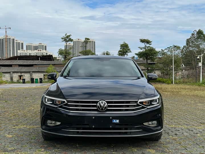 Фото 2 - Volkswagen Magotan