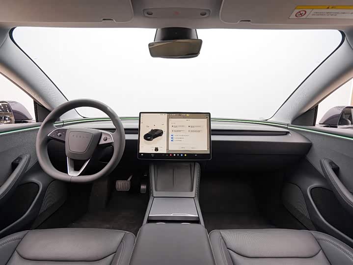 Фото 10 - Tesla Model 3