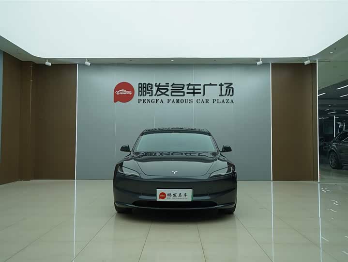 Фото 2 - Tesla Model 3