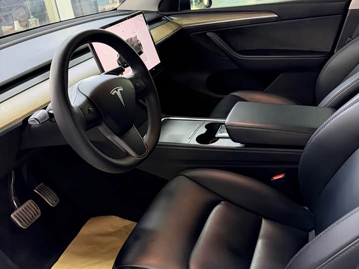 Фото 3 - Tesla Model Y