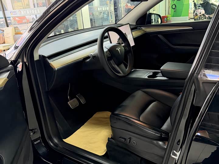 Фото 4 - Tesla Model Y