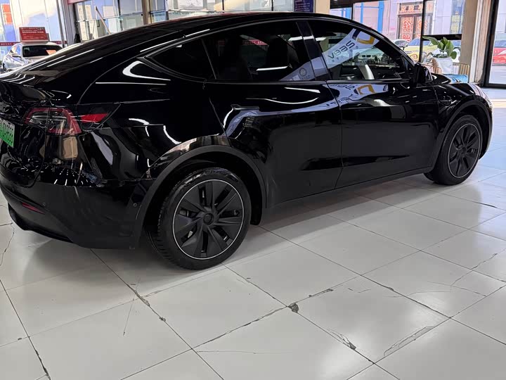Фото 6 - Tesla Model Y