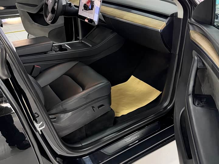 Фото 7 - Tesla Model Y