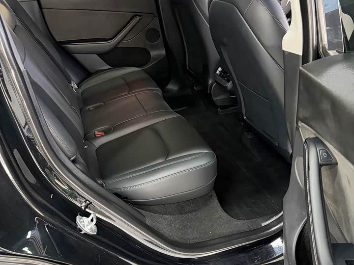 Фото 8 - Tesla Model Y