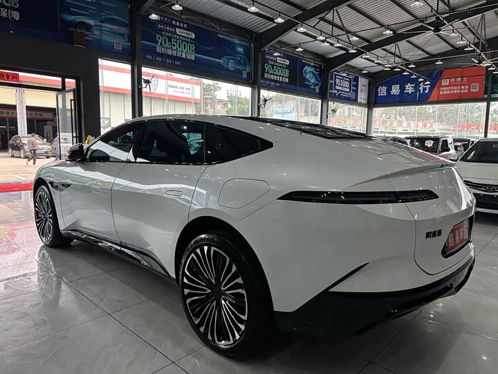 Фото 20 - Avatr 12