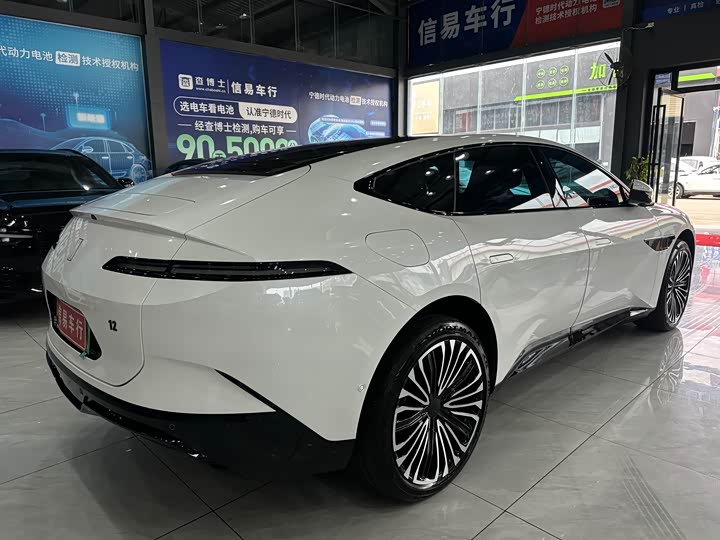 Фото 21 - Avatr 12