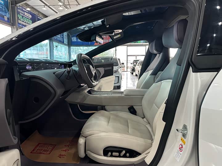 Фото 4 - Avatr 12