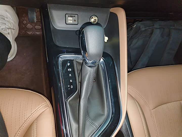 Фото 14 - Buick GL6