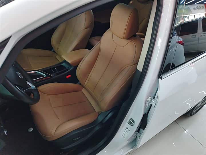 Фото 15 - Buick GL6