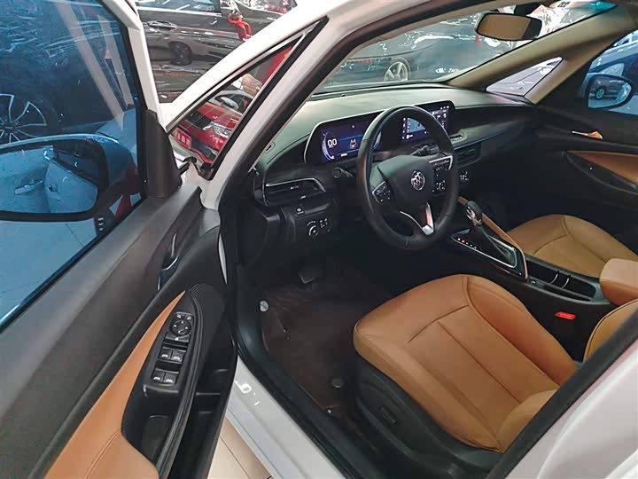 Фото 16 - Buick GL6