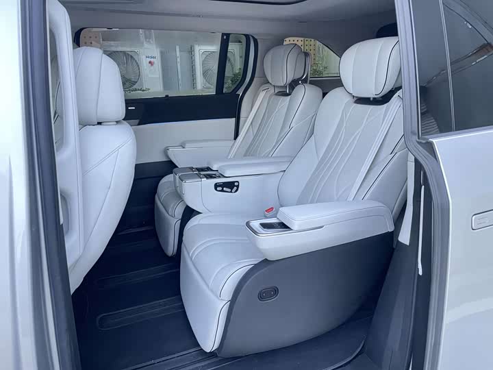 Фото 12 - XPeng X9