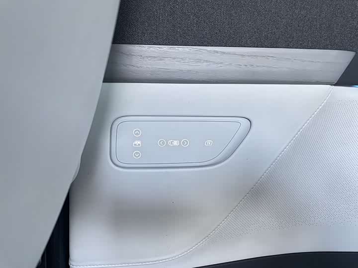 Фото 16 - XPeng X9