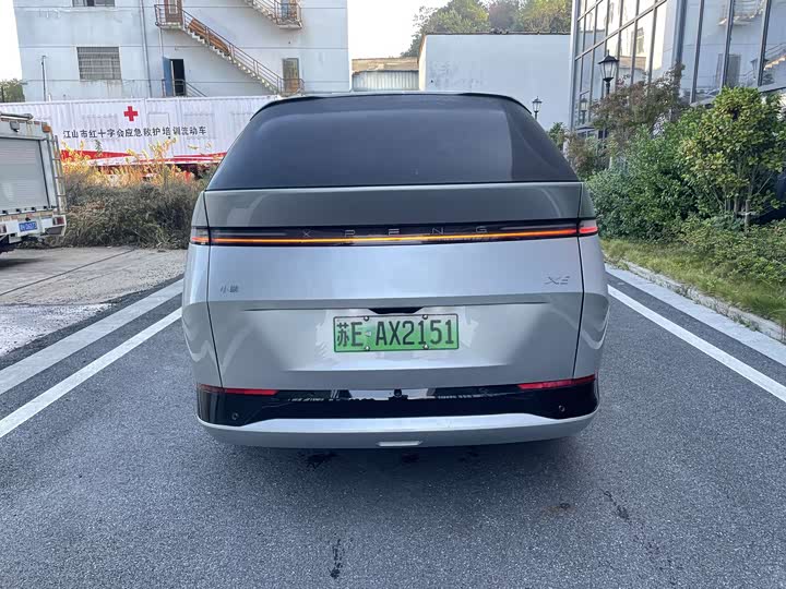 Фото 4 - XPeng X9