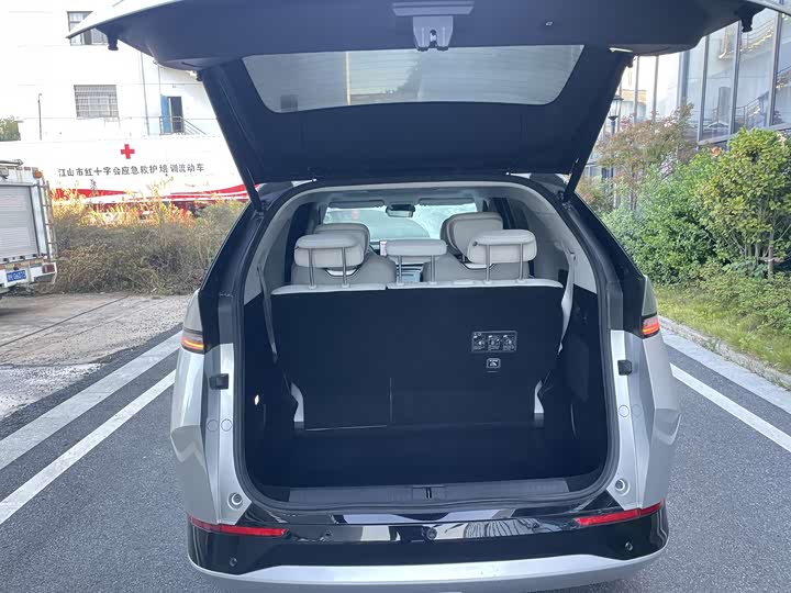 Фото 8 - XPeng X9