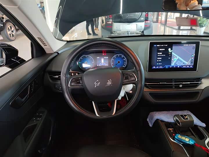 Фото 11 - Hongqi E-QM5