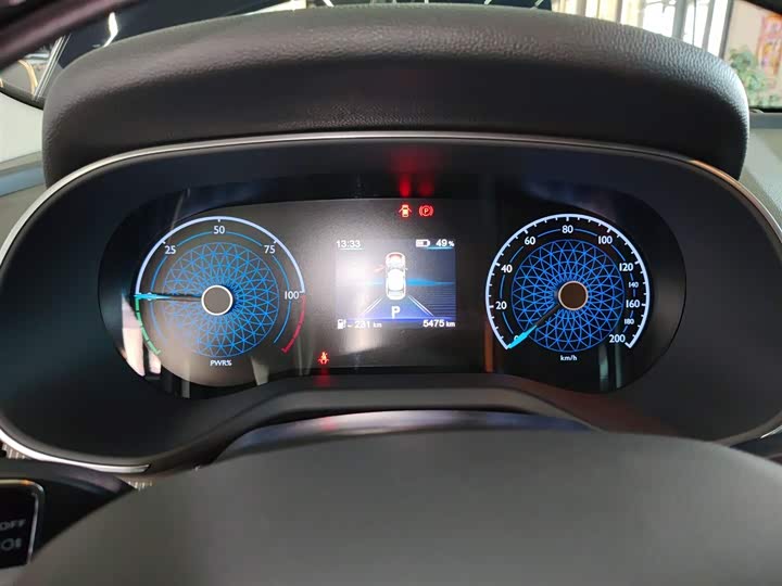 Фото 12 - Hongqi E-QM5