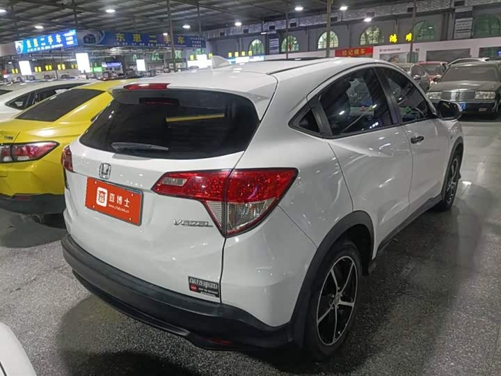 Фото 4 - Honda Vezel